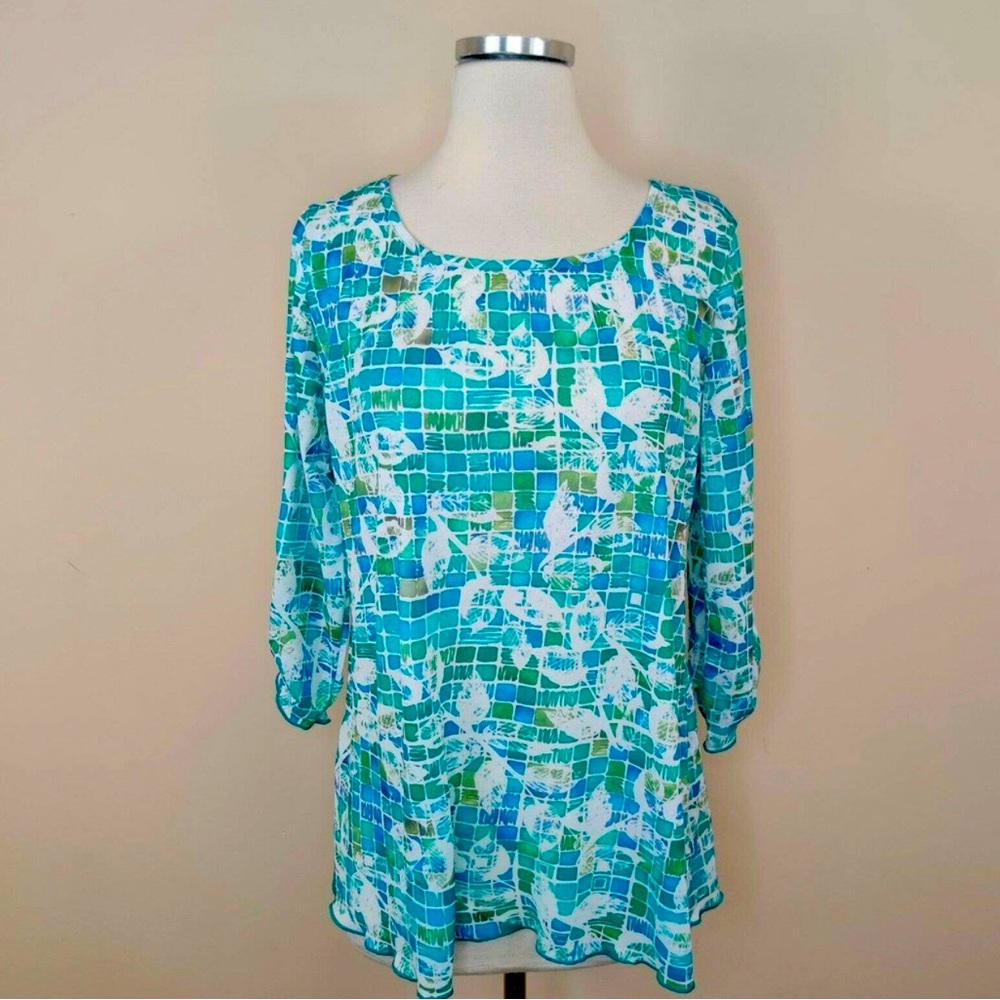 Snoskins women’s lightweight stretchy blouse size Medium 3/4 sleeve